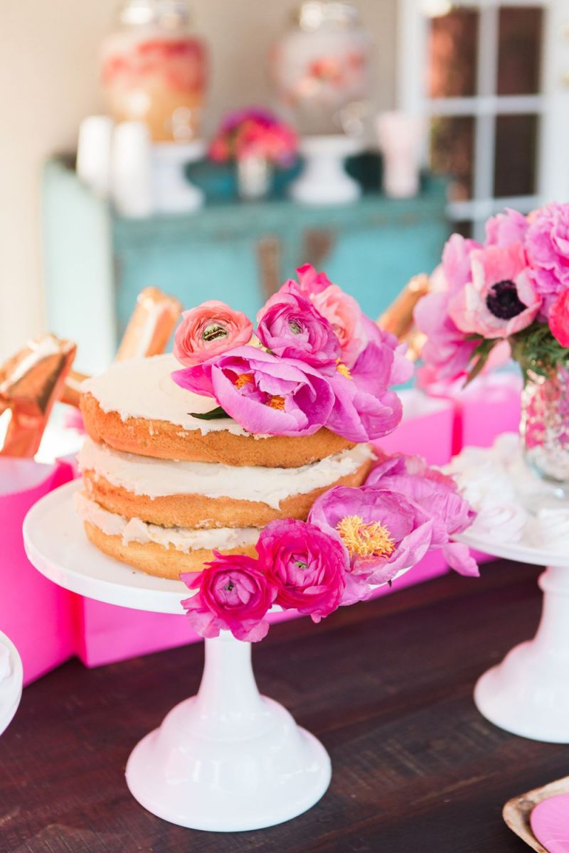 Tự làm bánh đẹp trang trí bàn ăn bằng hoa